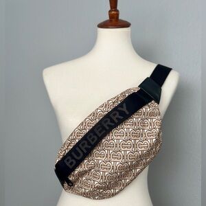 AUTHENTIC Burberry Logo Belt Bag